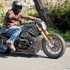 Harley-Davidson V-Rod Turbo od Roland Sands Desing - jazda z bliska