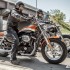 Projekt Rushmore zapowiedzia zmian w Harley Davidson - XL1200 CA Custom Limited na postoju