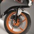 CBR125R 2011 oficjalny debiut Hondy na Eicma - Honda CBR125R 2011 przednie kolo