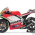 Desmosedici GP 12 oficjalnie zaprezentowane - Ducati GP12 2012 lewy bok