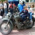 Duze dzieci malym dzieciom - lubelscy motocyklisci na Dzien Dziecka - przymiarka do motocykla