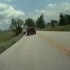 Kierowca pickupa probuje zabic motocykliste - pickup taran