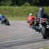 MotoBracia na litewskim torze - udany trening motocyklowy - wchodza winkiel