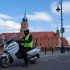 Policja w Warszawie na skuterach elektrycznych Vectrix VX-1 - policyjny vectrix przy starowce