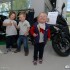 Salon Kawasaki w Lomiankach otwarty - Dzieciaki w salonie motocyklowym