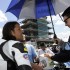 Amerykanska runda motocyklowego grand prix zdjecia z Indy GP 2012 - pod parasolem