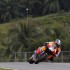Grand Prix Malezji 2012 motocykle w deszczu - tropiki w tle