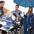 Laski na finalowej rundzie MotoGP w Hiszpanii - niebieska parasolka
