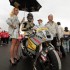 Laski na finalowej rundzie MotoGP w Hiszpanii - nogi do ziemii