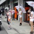 MotoGP z sexownej strony fotogaleria z Brna - dziewczyny w paddocku