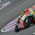 Motocyklowe Grand Prix w Brnie klasa krolewska na zdjeciach - Valentino Rossi kolano