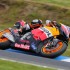 Wyscigi na Philip Island GP Australii 2012 w obiektywie - Stoner spod motocykla