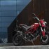 Gigantyczna galeria Ducati Hypermotard - zaparkowany