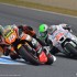 MotoGP na torze Motegi fotogaleria z Japonii - aleix espargaro 2014 wyprzedzanie