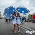 Piekne dziewczyny na torze Circuit of the Americas - z parasolkami