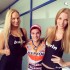 Piekne dziewczyny na torze w Jerez - Pedrosa z blondynkami MotoGP Girls MotoGP Jerez 2014