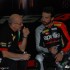 World Superbike Imola wyscigi widziane przez obiektyw - Rozmowy w boksie Aprilia
