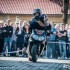 Zakonczenie sezonu motocyklowego w Tarnowie - zakonczenie sezonu triump i dziewczyna