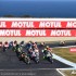 MotoGP Phillip Island zdjecia z najlepszego wyscigu w sezonie - po starcie gp australii