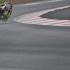 MotoGP na torze Silverstone deszczowa galeria zdjec - rossi zakret motogp silverstone
