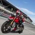Ducati Streetfighter V4 220 KM i V4 w pieknym nakedzie z Bolonii - MY20 DUCATI STREETFIGHTER V4 S AMBIENCE 39 UC101660 Mid