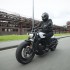 Harley Davidson Sportster S pierwsza jaskolka rewolucji obyczajowej i technologicznej - 2021 harley davidson sportster s akcja 04