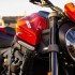 Najnowsze Ducati Monster w tescie i wspolczesna Wonder Woman - 11 Ducati Monster z bliska
