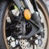 Honda CB650R wszechstronny naked z rodziny Neo Sports Cafe na zdjeciach - 19 Honda CB 650R zacisk hamulcowy kolo przod