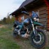 Majowka z Moto Guzzi V85 TT To przyjaciel z aspiracjami na wiecej - 04 Moto Guzzi V85 TT przed domem