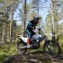 Husqvarna enduro 2024 Zobacz jak wygladaja nowe motocykle - 16 Husqvarna Enduro 2024 w lesie