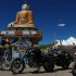 Polacy zorganizowali zlot motocyklowy w Himalajach Jak takie cos wyglada - 30 Motocykle w Himalajach Budda