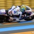 Czwarta runda MotoGP na mokrym torze we Francji fotorelacja - Karel Abraham na kolanie
