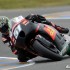Czwarta runda MotoGP na mokrym torze we Francji fotorelacja - Pirro zakret na kolanie