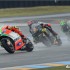 Czwarta runda MotoGP na mokrym torze we Francji fotorelacja - Rossi prowadzi