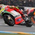Czwarta runda MotoGP na mokrym torze we Francji fotorelacja - Rossi w wyscigu