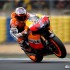 Czwarta runda MotoGP na mokrym torze we Francji fotorelacja - stoner guma
