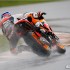 Dominacja Hiszpanow podczas niemieckiej rundy MotoGP zdjecia - stoner na mokrym sachsenring