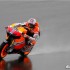 Dominacja Hiszpanow podczas niemieckiej rundy MotoGP zdjecia - stoner na mokrym torze