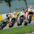 Dominacja Hiszpanow podczas niemieckiej rundy MotoGP zdjecia - zbiorowa guma