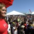 Gorace laski z padoku Moto GP USA - dziewczyna ducati