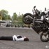 Intermot stunt show 2010 pokazy w Kolonii - Stoppie 180 nad lezaca dziewczyna