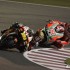 Moto GP Katar 2012 zdjecia z wyscigu - Hayden vs Bautista