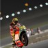 Moto GP Katar 2012 zdjecia z wyscigu - Wheelie Rossi