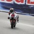 Motocyklowe Grand Prix na Laguna Seca wyscigi w obiektywie - lorenzo spadl z podnozka