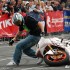 StuntGP zdjecia z finalowych przejazdow - Wywrotka na motocyklu Janis Rozitis