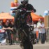 Coraz wiecej kobiet na motocyklach - ExtremeMoto 2010 Sobota wheelie