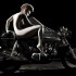 Naga kobieta i Ducati fotografie Elizabeth Raab - Sport Classic modelka