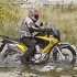 Wspolczesne motocykle lans poza czy poza kontrola - transalp w wodzie