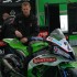 Isle of Man TT nowa definicja szybkosci - Zagladajac do boksu Kawasaki