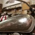 Nostalgiczny garaz motocyklowy na Woli - Spolerowany bak 86gear warsztat